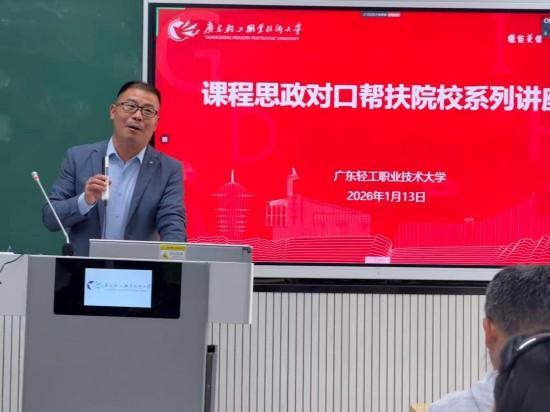 fb14e564ae2d59a5eb5bea3bcd57f9a